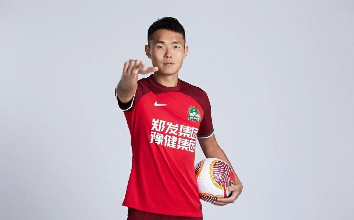 关于河南队在场上坚持不懈，最终取得胜利的信息