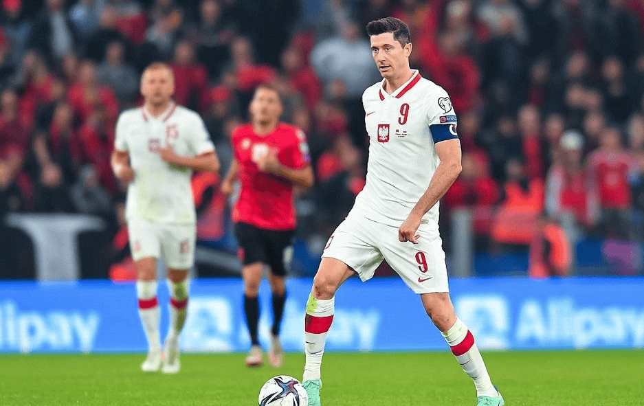 波兰不敌瑞典，无缘欧洲杯四分之一决赛的简单介绍